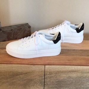 💋Kurt Geiger Sneakers💋